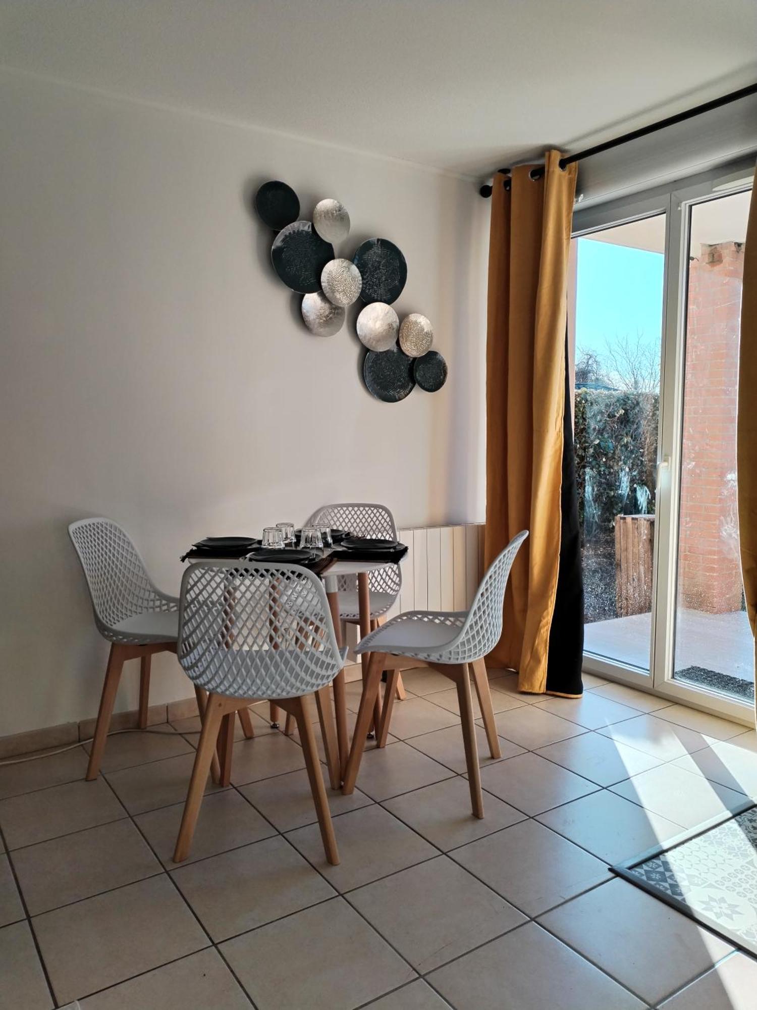 T2 Spacieux Tres Bien Place Gagnac-sur-Garonne Buitenkant foto